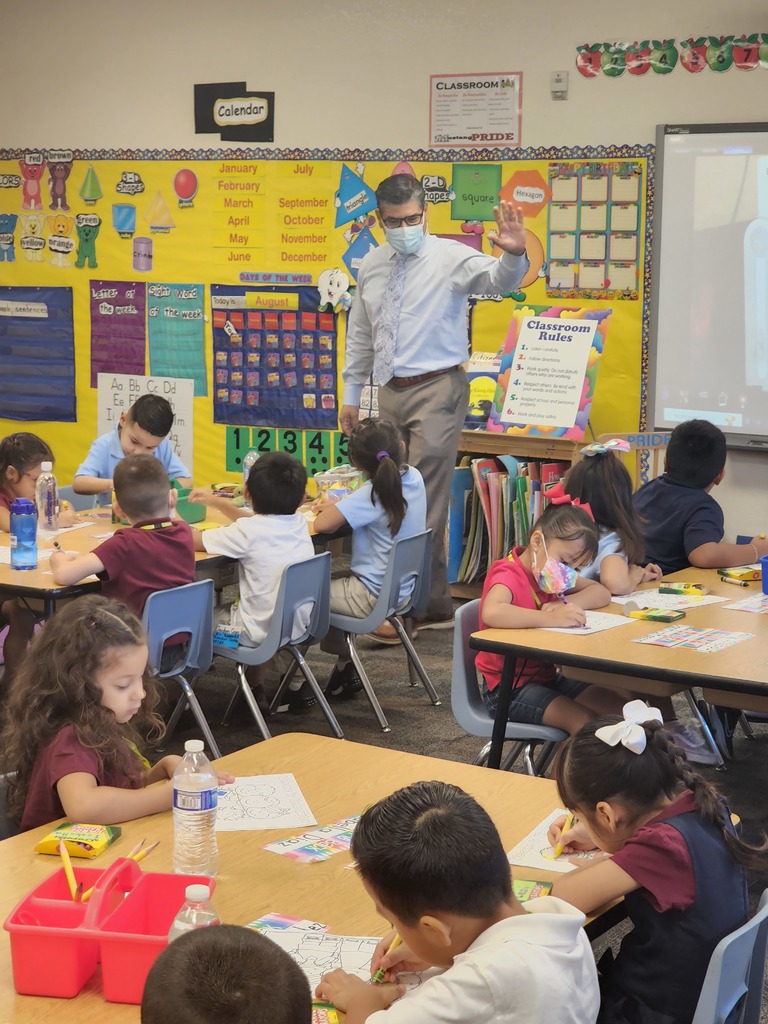 Superintendent visited kindergarten students in their classroom to wish them a great start to a great school year